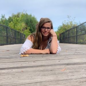 Meet your Posher, Tayler